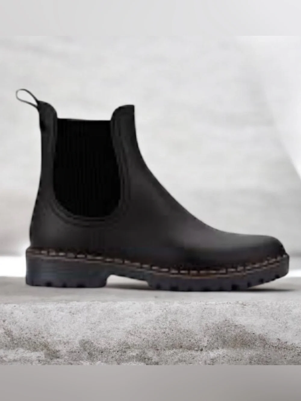IGOR Women’s Black Rain boot Sleek Slip-On Design Size 41 Like New